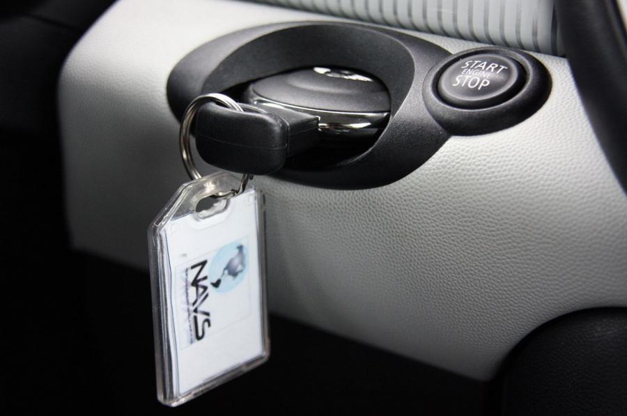 Mini Cooper 50 Camden Edition 2010 года  (фото 15 из 53)